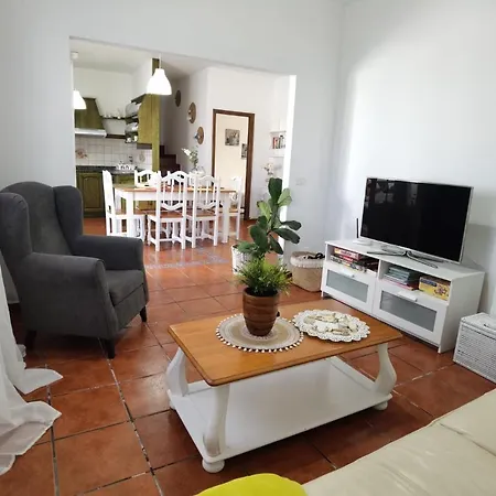 Apartamentoscasajulia Hébergement de vacances La Santa